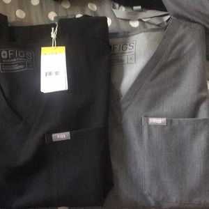 X2 Women’s Scrub Figs Tops in black and gray